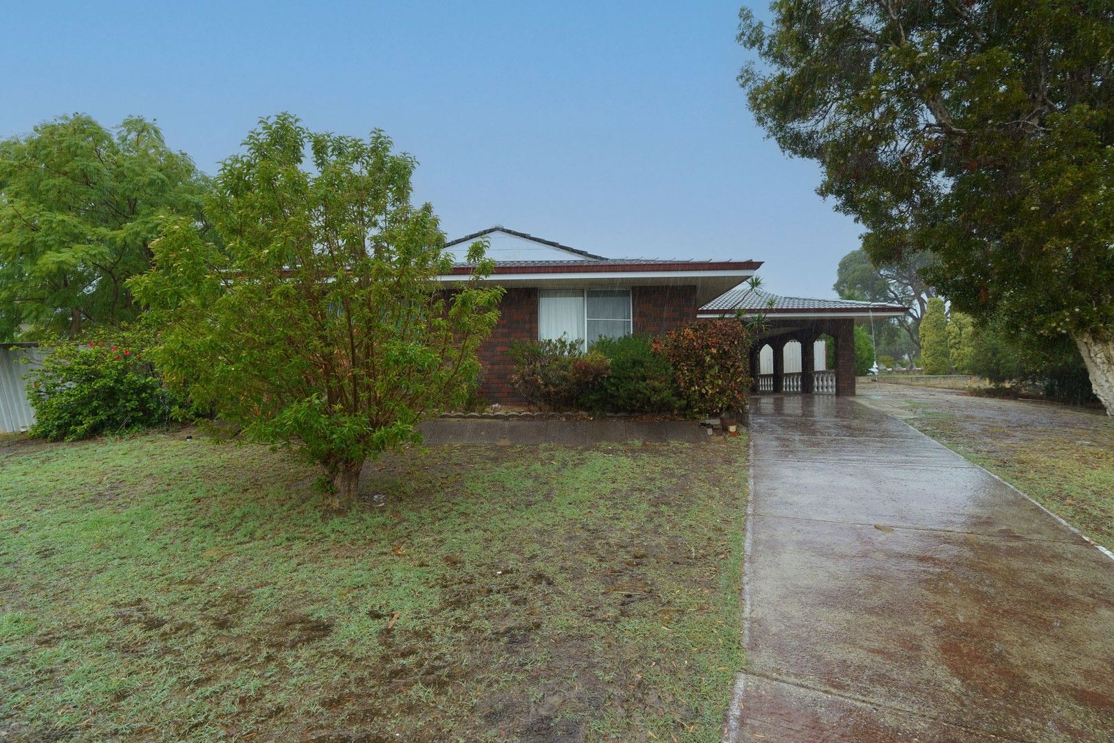 3 bedrooms House in 2 Yulan Close GREENWOOD WA, 6024