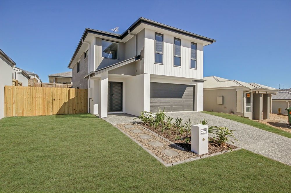4 bedrooms House in 13 Cairo Way SPRING MOUNTAIN QLD, 4300