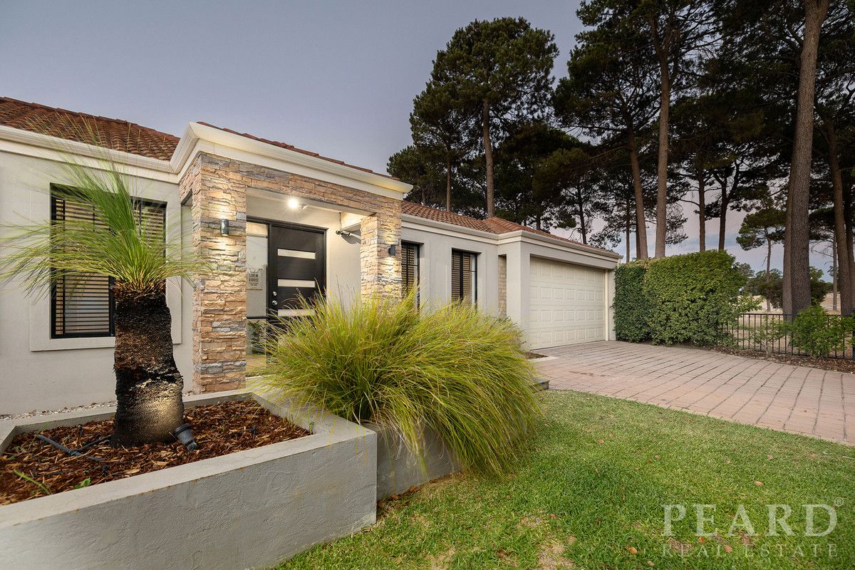 5 bedrooms House in 16 Ponte Vecchio Boulevard ELLENBROOK WA, 6069
