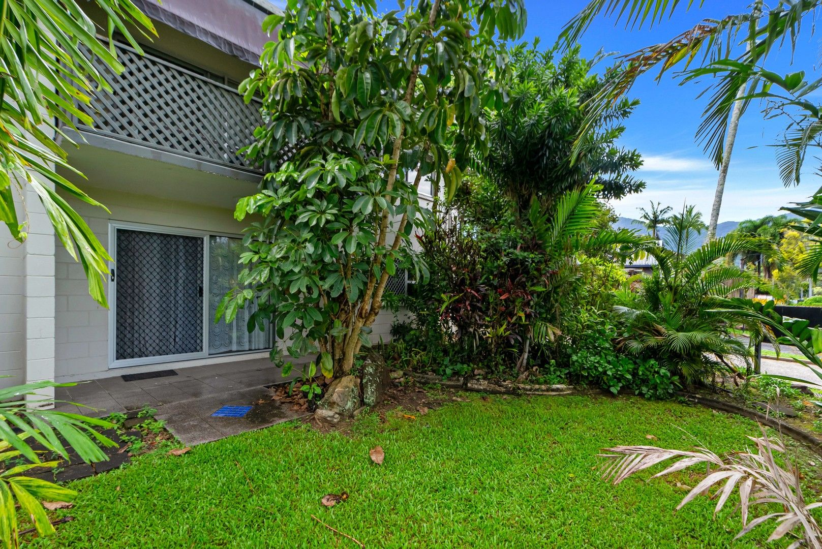 2 bedrooms House in 1/20-22 Girralong Street WOREE QLD, 4868