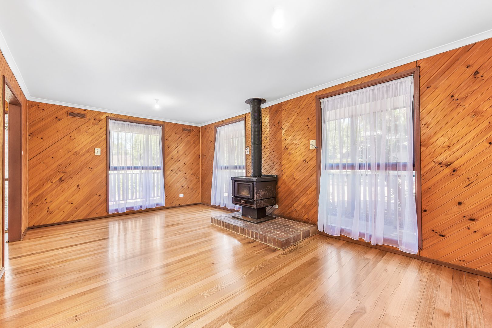 855 Waverley Road, Glen Waverley VIC 3150, Image 2