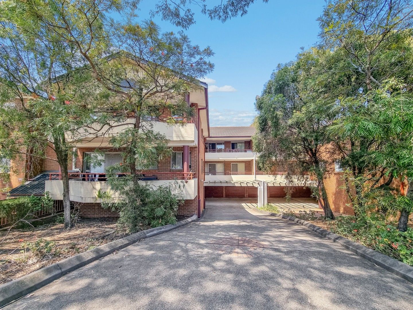 2 bedrooms Apartment / Unit / Flat in 1/132 Station Street WENTWORTHVILLE NSW, 2145