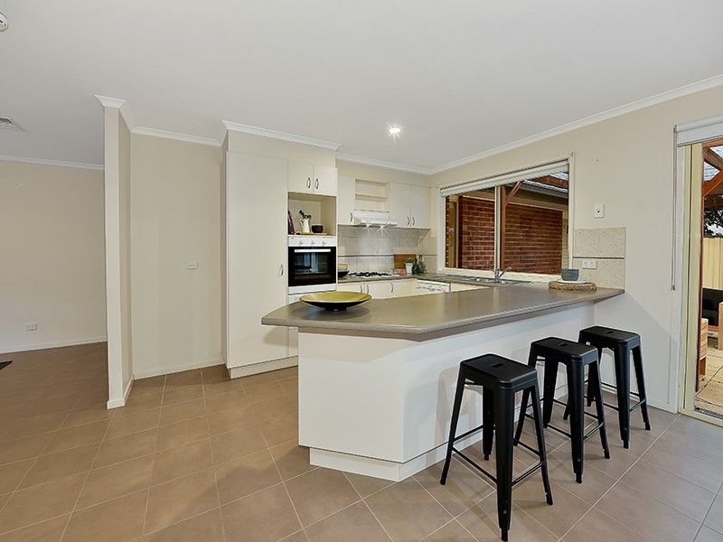 65 Landscape Drive, Hillside VIC 3037, Image 2