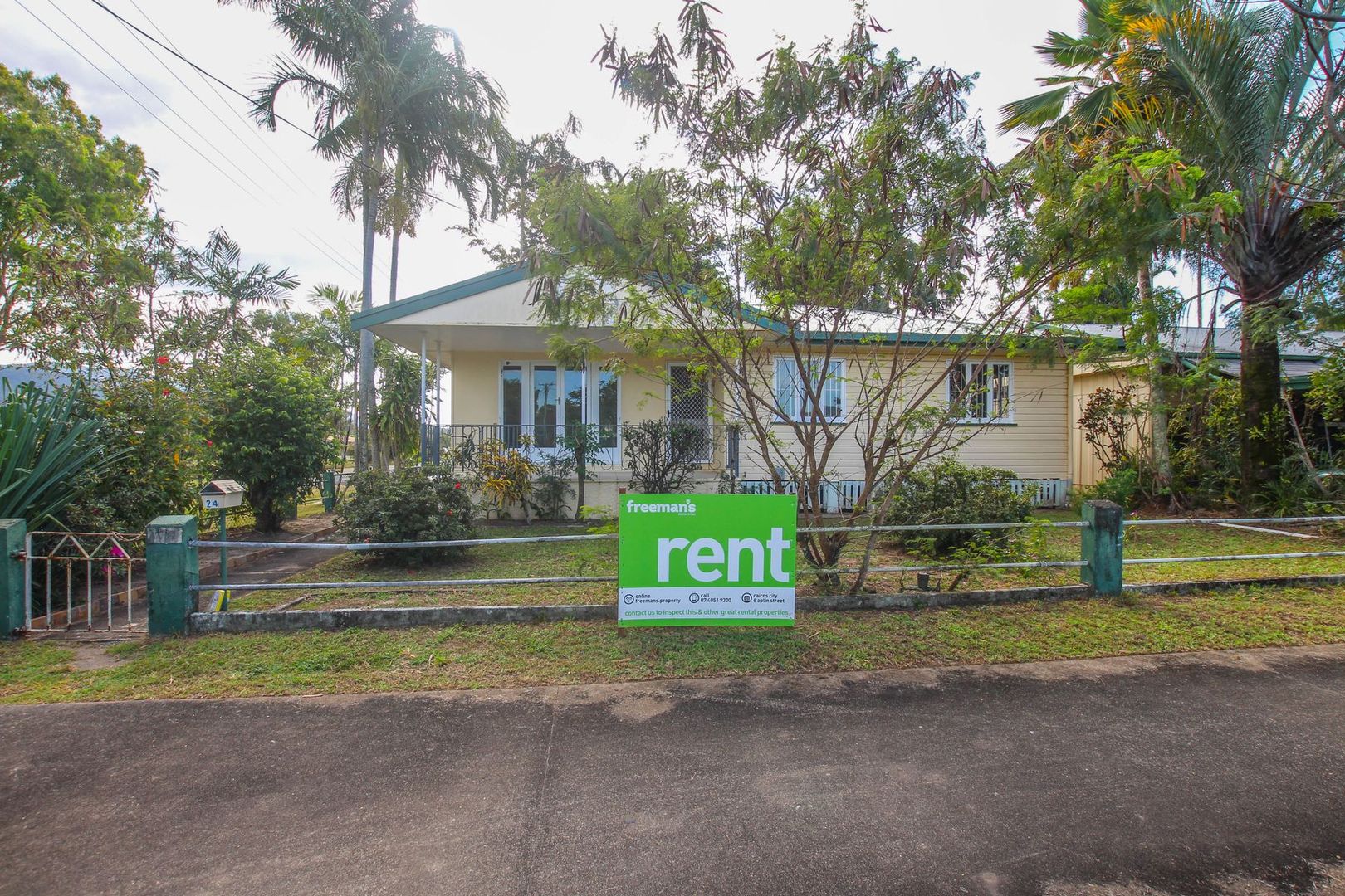 24 Earl Street, Westcourt QLD 4870