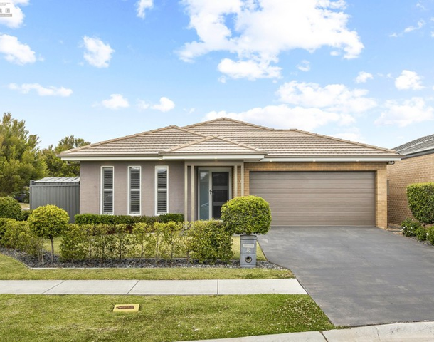 8 Venturer Parade, Leppington NSW 2179