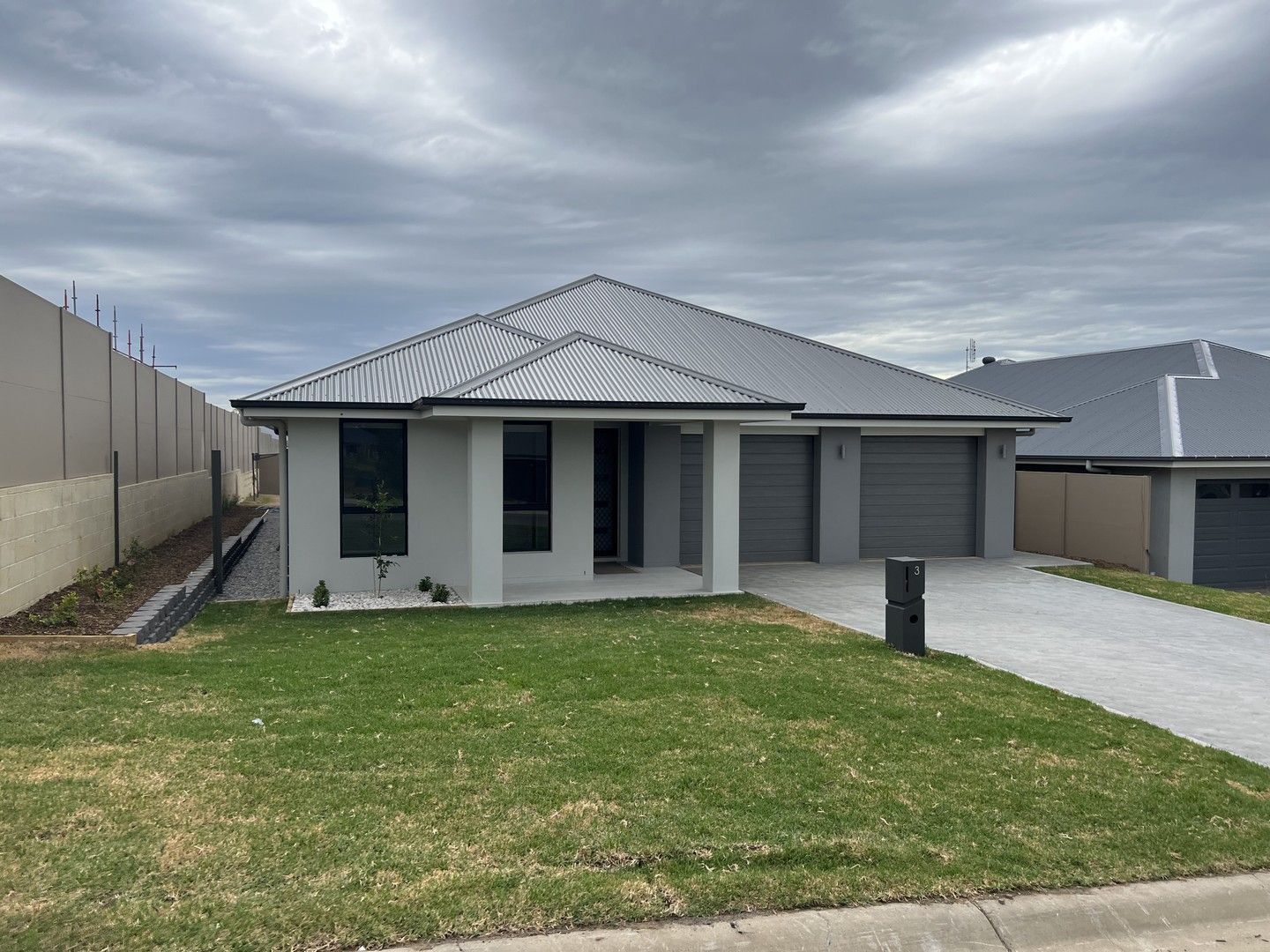 4 bedrooms House in 1/3 Corbett Road NORTH ROTHBURY NSW, 2335