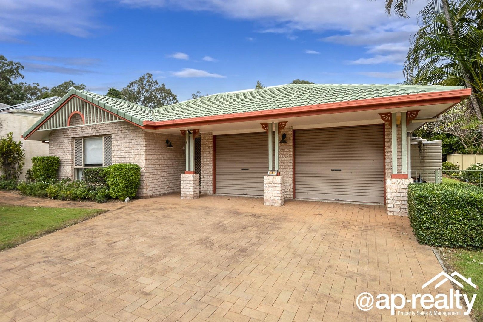 4 bedrooms House in 5 Auburn Place FOREST LAKE QLD, 4078