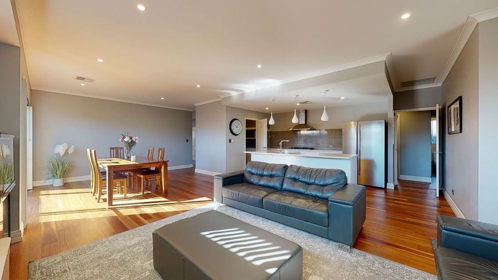 5 bedrooms House in 2 Basedow Chase BANKSIA GROVE WA, 6031