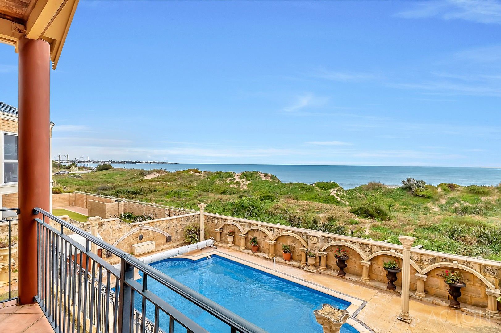 6 bedrooms House in 62 Hickman Road SILVER SANDS WA, 6210