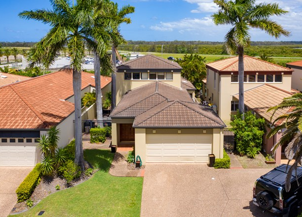 558 Oyster Cove Promenade, Helensvale QLD 4212