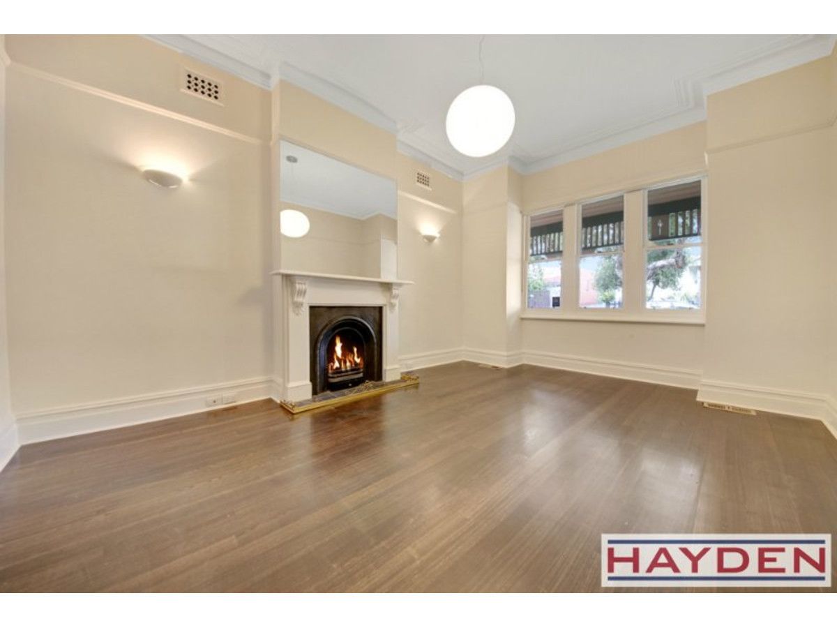 3 bedrooms House in 2 Elgin Avenue ARMADALE VIC, 3143