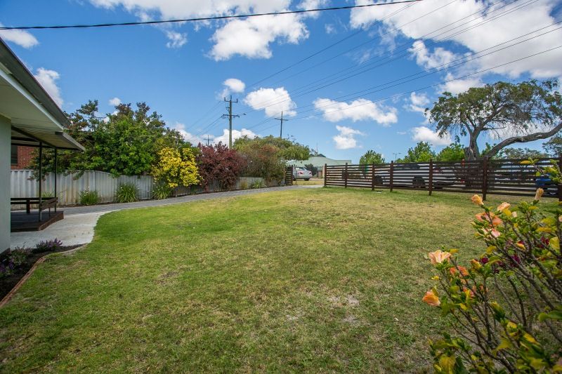 7 Altone Road, Lockridge WA 6054, Image 2