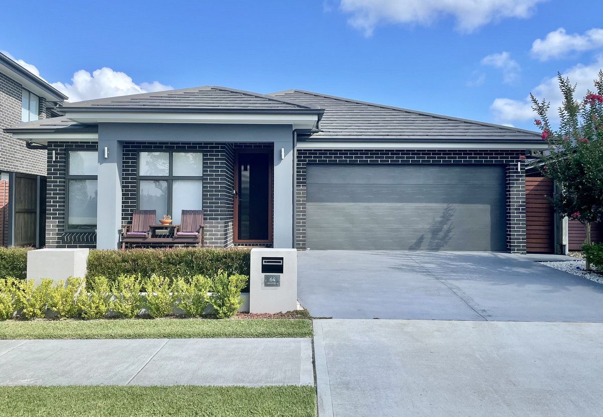 4 bedrooms House in 64 Longview Road GLEDSWOOD HILLS NSW, 2557