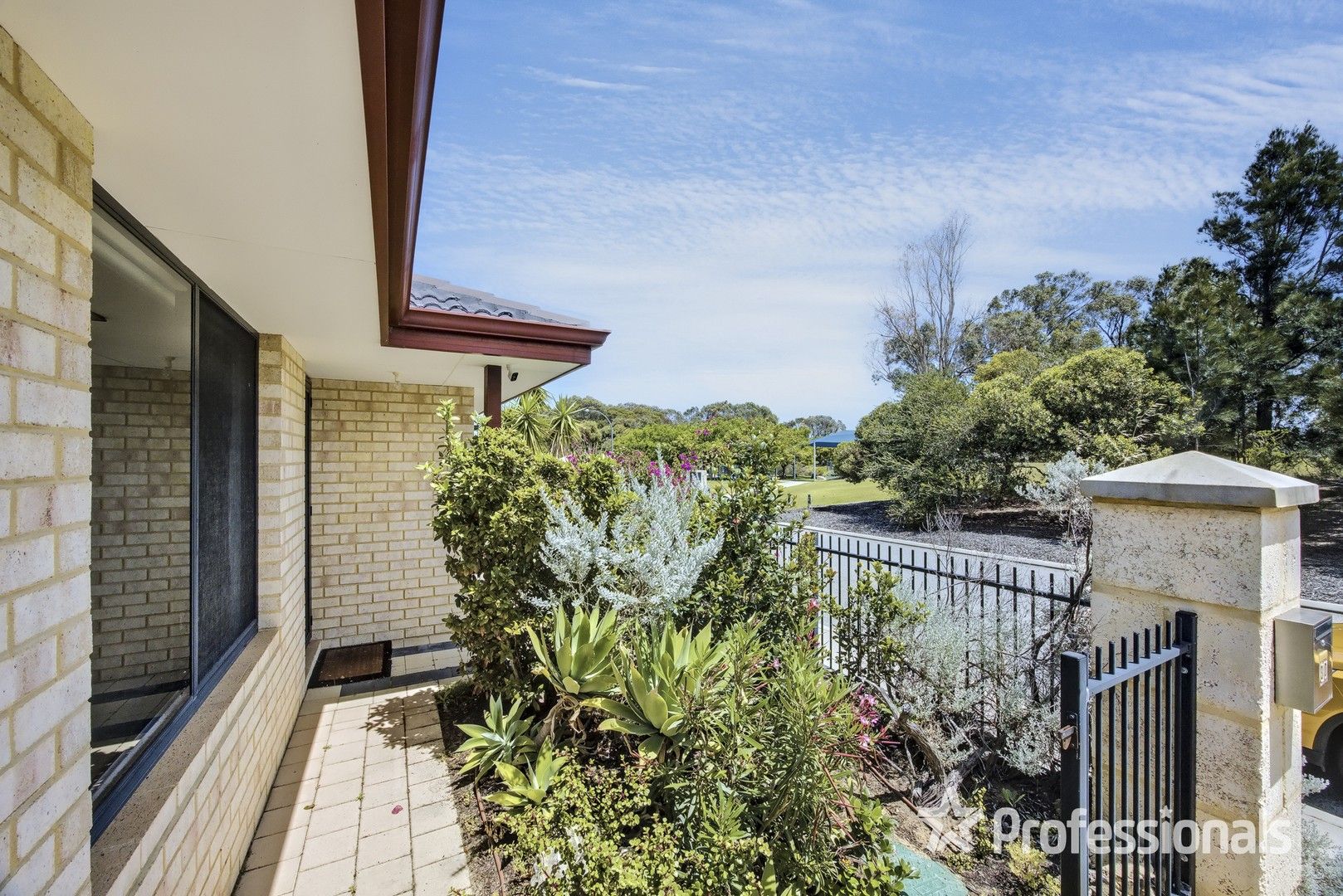 3 bedrooms House in 30 Kalbarri Avenue YANCHEP WA, 6035