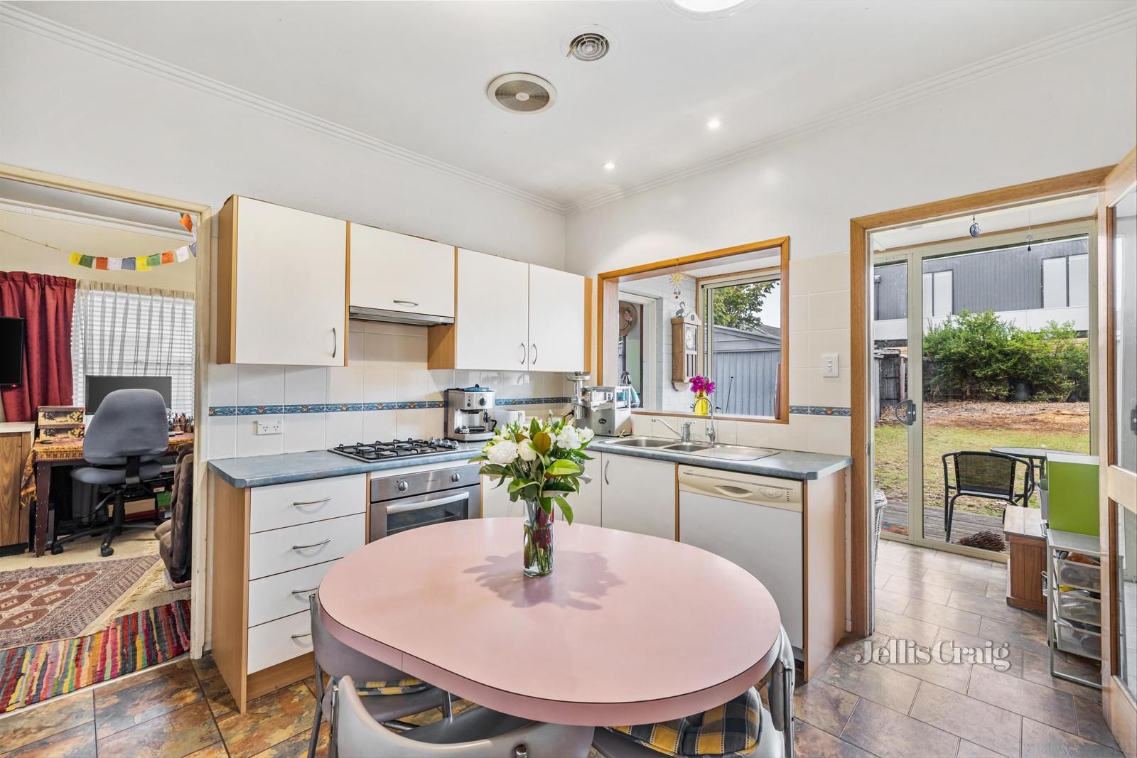 84 Parkmore Road, Bentleigh East VIC 3165, Image 2