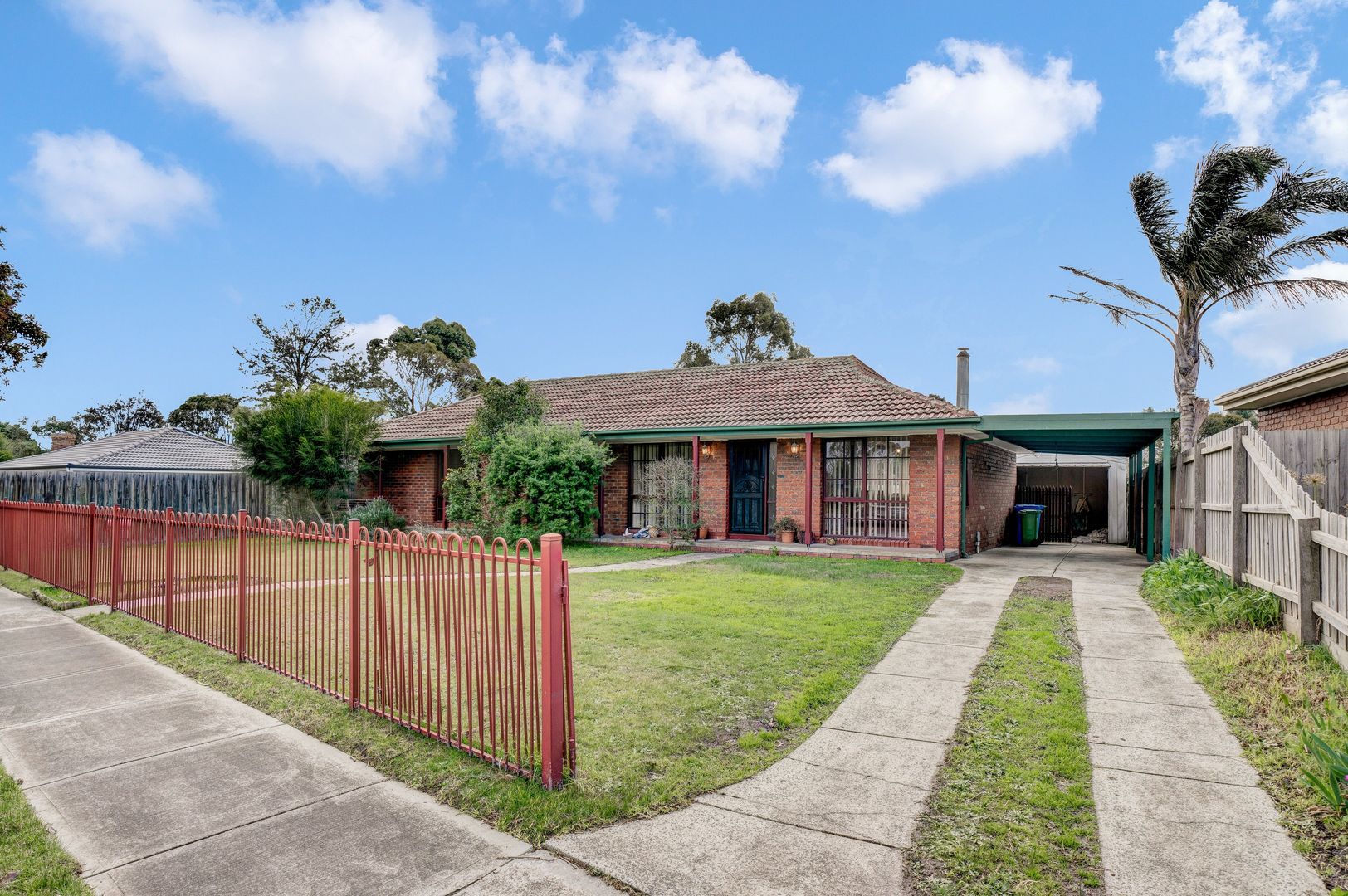 37 Endeavour Drive, Cranbourne North Property History & Address