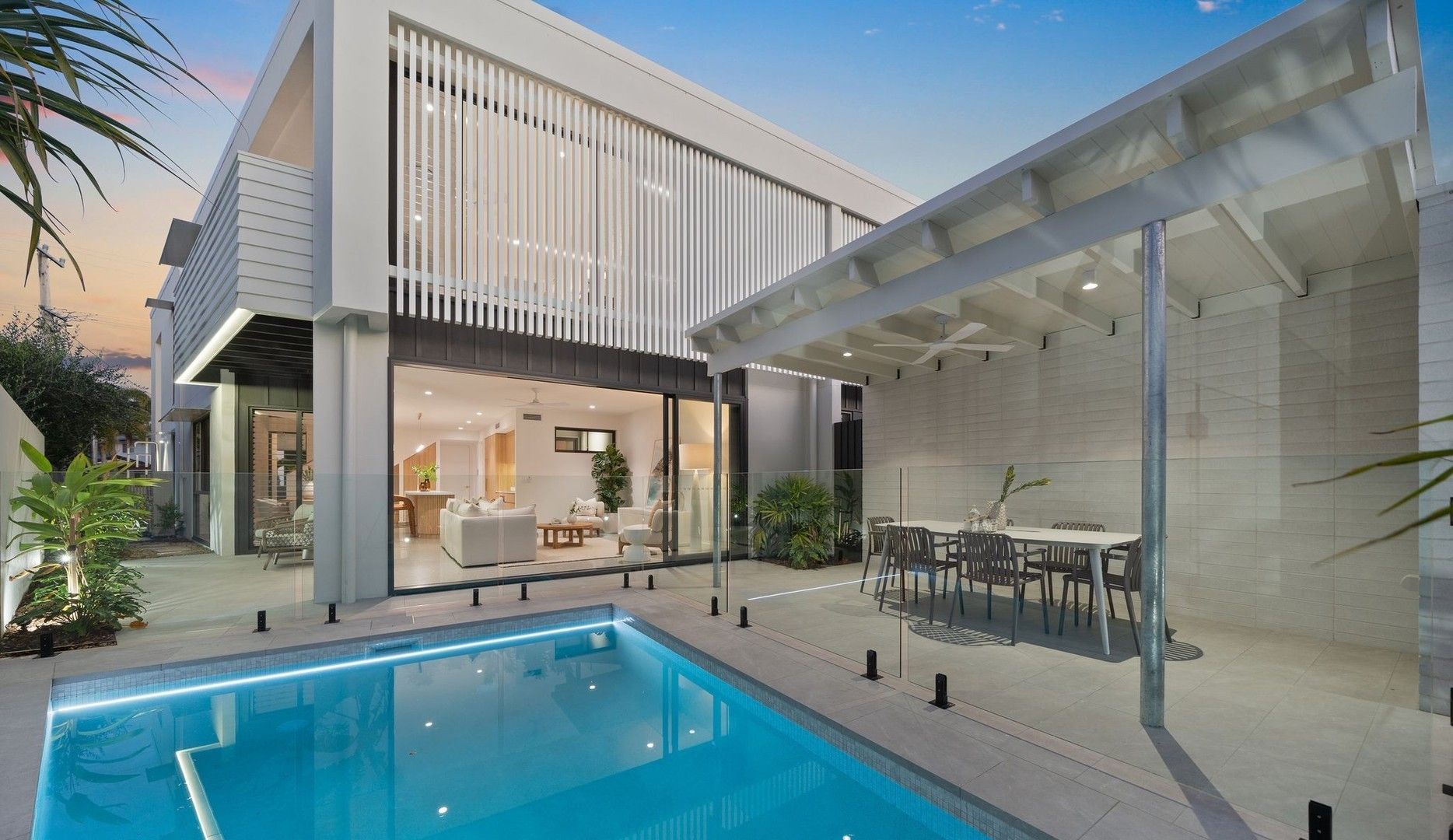 3 bedrooms Apartment / Unit / Flat in 2/226 Oceanic Drive BOKARINA QLD, 4575