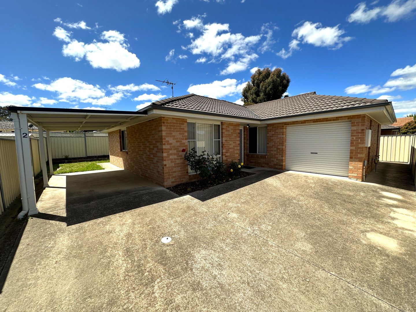 2/13 Lachlan Close, Young NSW 2594