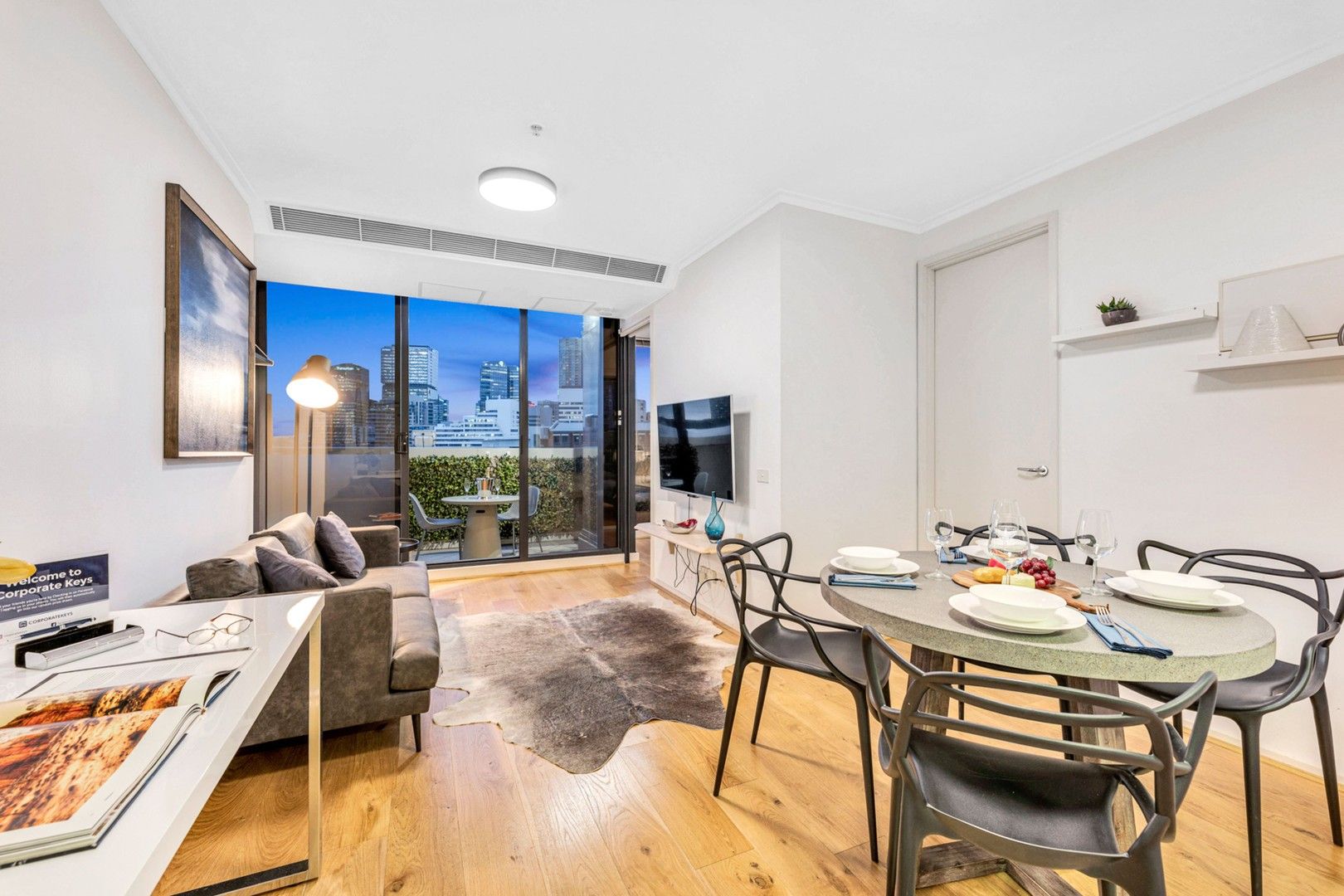 1 bedrooms Apartment / Unit / Flat in 700/63 Whiteman Street SOUTHBANK VIC, 3006