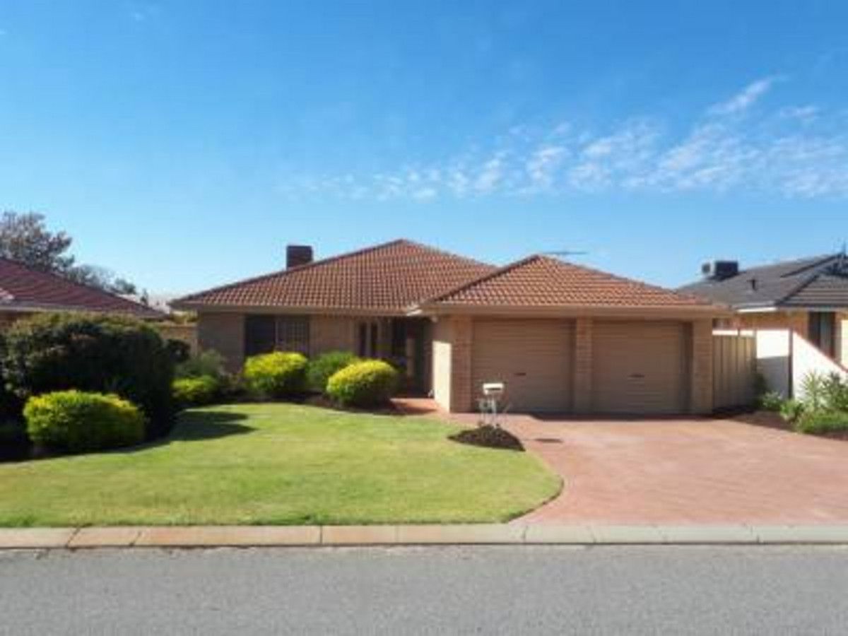 4 bedrooms House in 8 Nairana Place CURRAMBINE WA, 6028