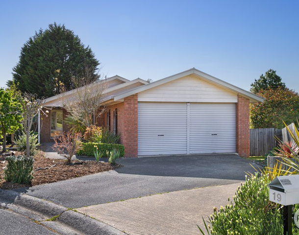 19 Rodney Avenue, Canadian VIC 3350