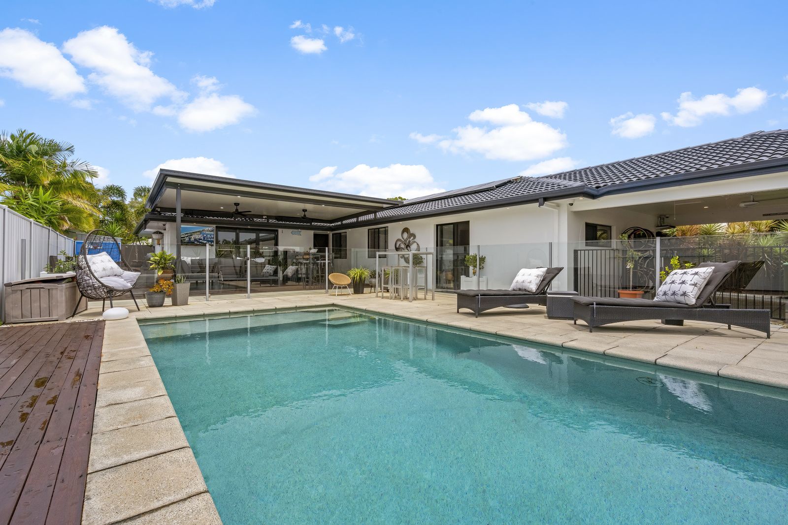31 Lakefield Crescent, Paradise Point QLD 4216