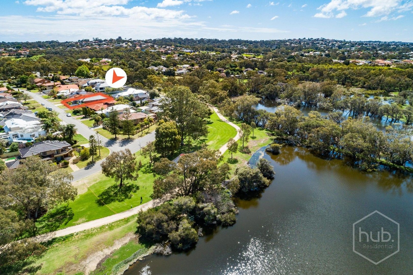 4 bedrooms House in 8 Halcyon Way CHURCHLANDS WA, 6018