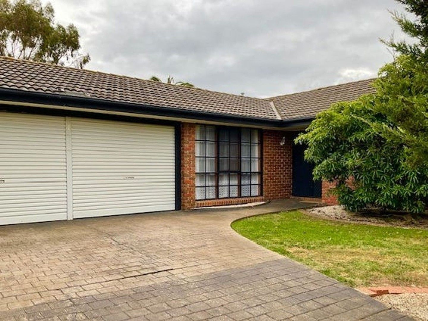 3 bedrooms House in 70 Songlark Crescent WERRIBEE VIC, 3030