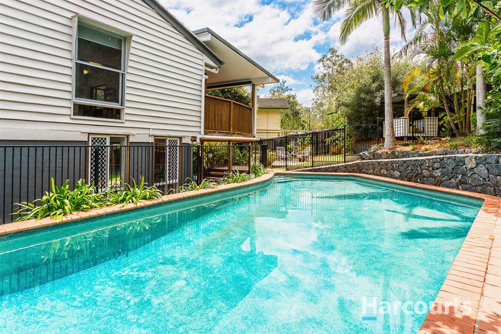 46 Woodside Street, The Gap QLD 4061, Image 2