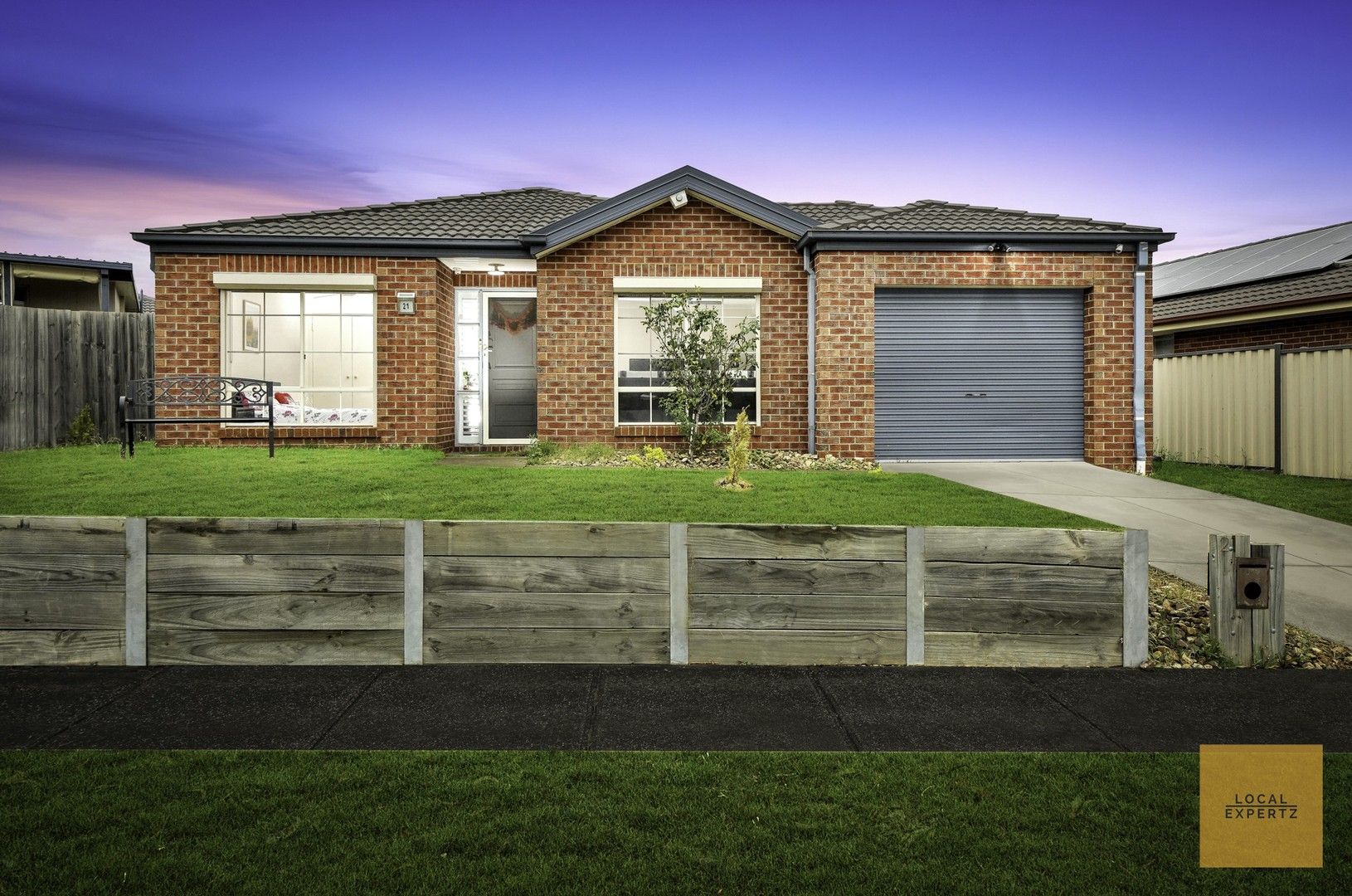 4 bedrooms House in 21 Rain Lover Drive KURUNJANG VIC, 3337