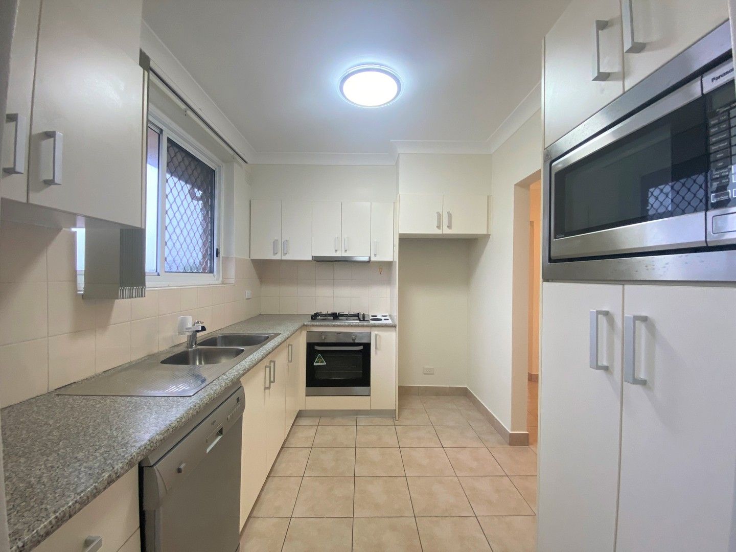 2 bedrooms Apartment / Unit / Flat in 3/56 Canterbury Road HURLSTONE PARK NSW, 2193