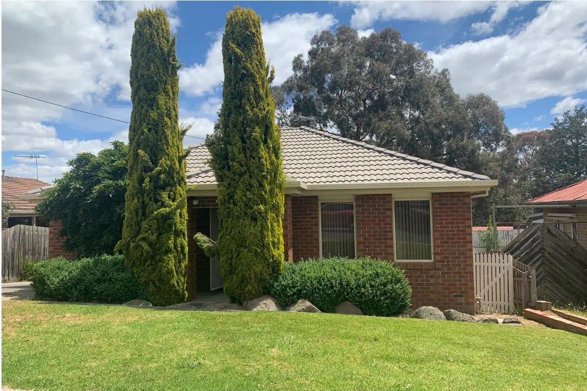 3 bedrooms Apartment / Unit / Flat in 1/5 Wilson Avenue MONTMORENCY VIC, 3094