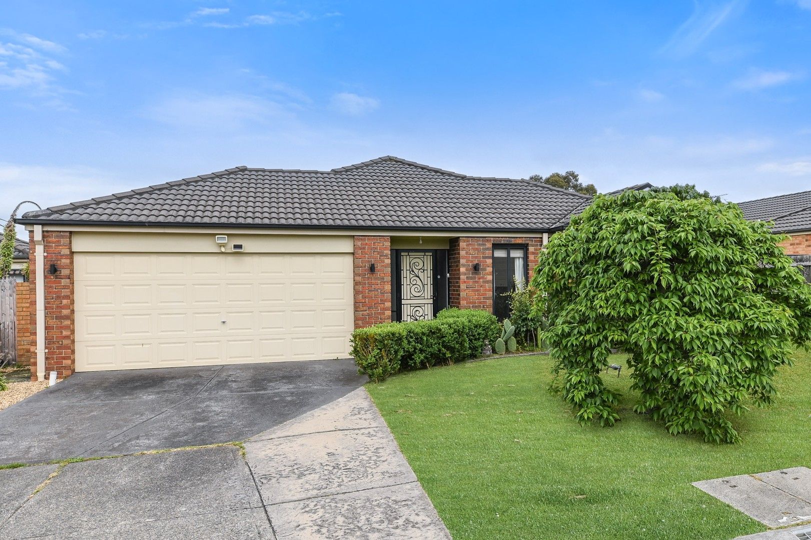 4 bedrooms House in 7 Pendulum Place BERWICK VIC, 3806