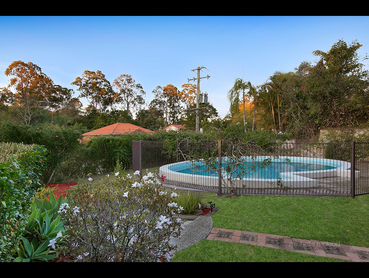 10 Taree Street, Chapel Hill QLD 4069, Image 1