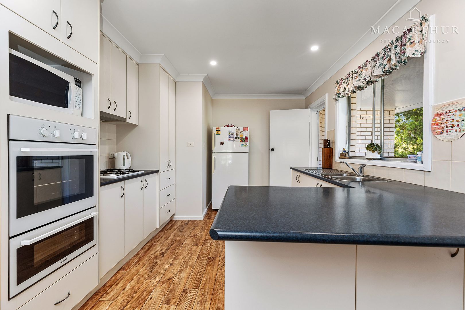 2 Walana Crescent, Kooringal NSW 2650, Image 2