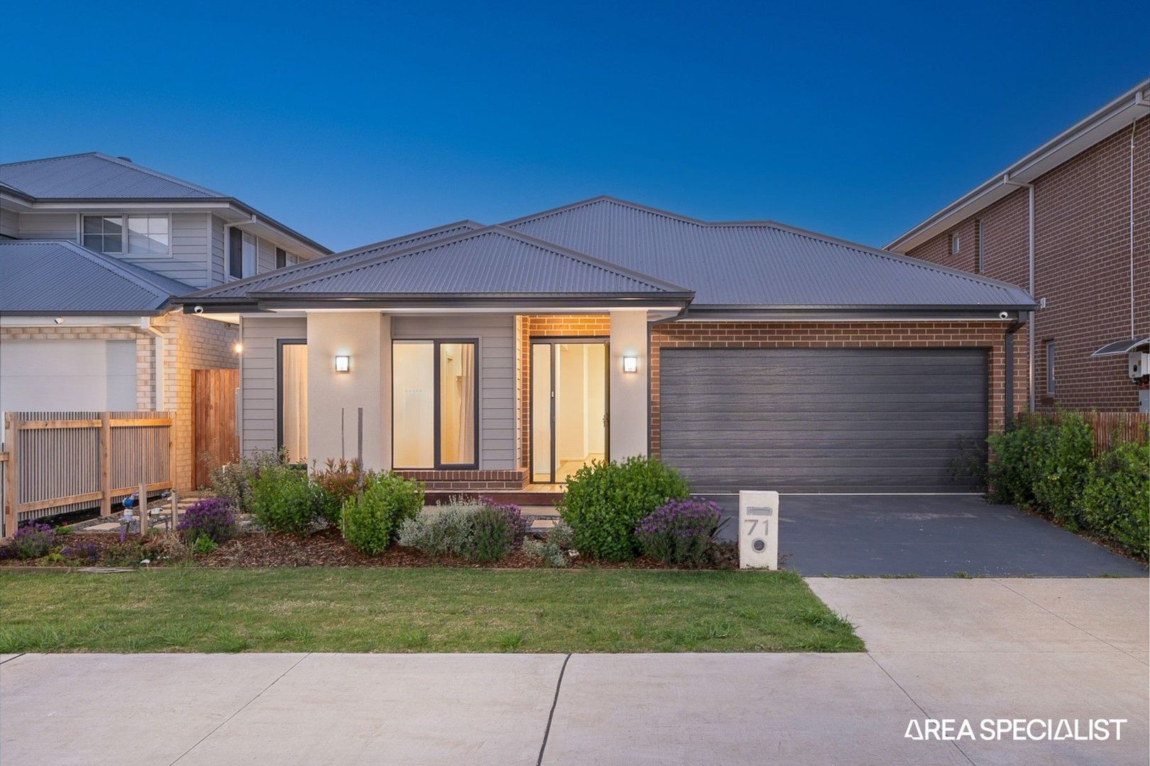4 bedrooms House in 71 Burnbank Parade CLYDE NORTH VIC, 3978