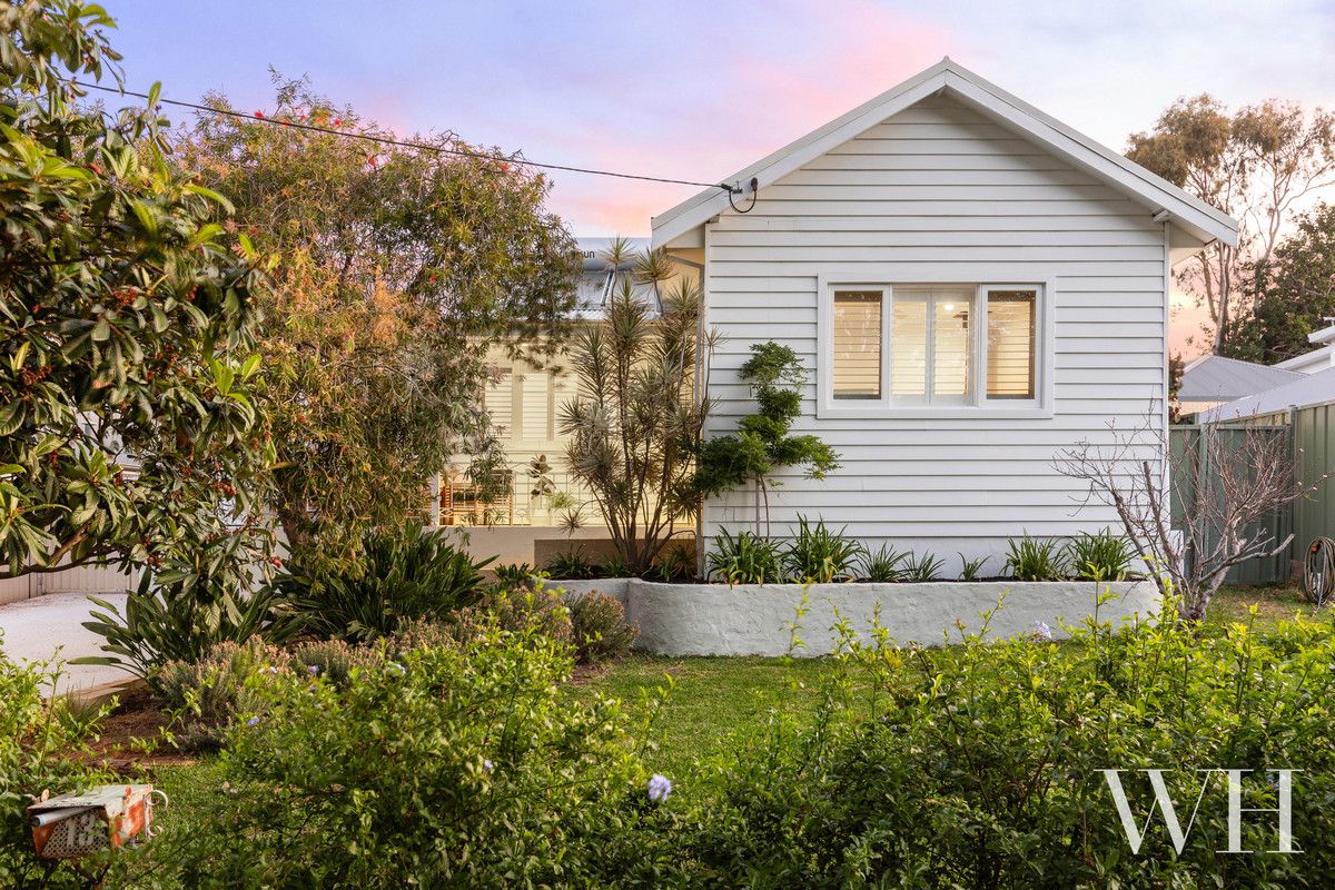 5 bedrooms House in 13 Elizabeth Street WHITE GUM VALLEY WA, 6162