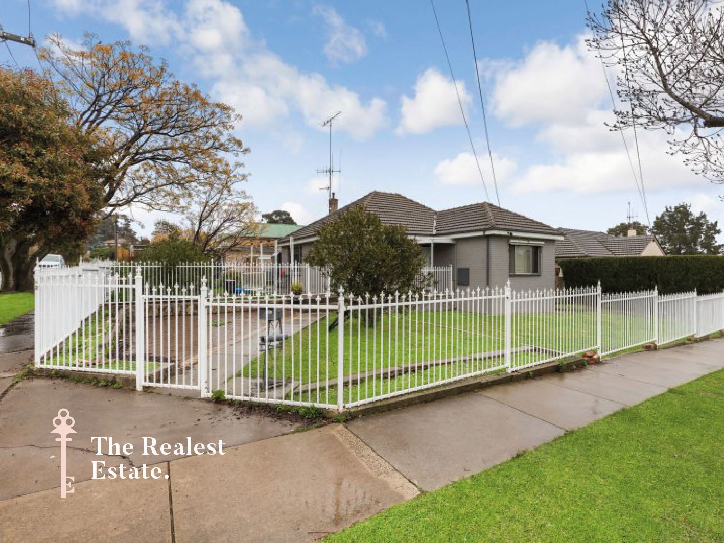 3 bedrooms House in 35 Lowndes Street KENNINGTON VIC, 3550