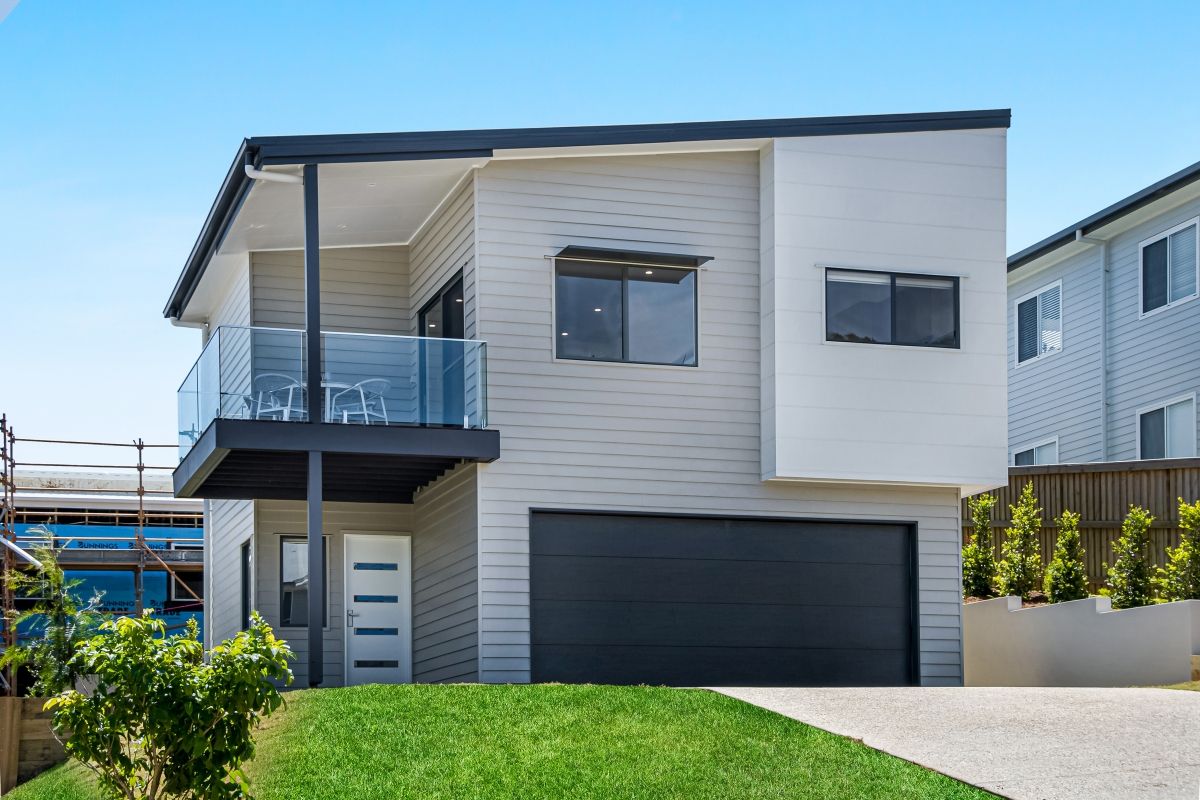 4 bedrooms Duplex in 20 Sandbreak Crescent LENNOX HEAD NSW, 2478