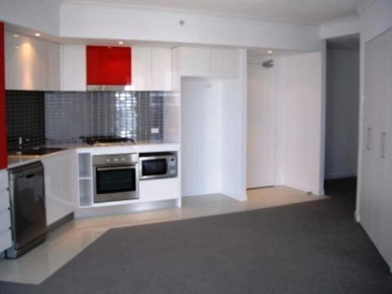 2 bedrooms Apartment / Unit / Flat in Lawson St SOUTHPORT QLD, 4215