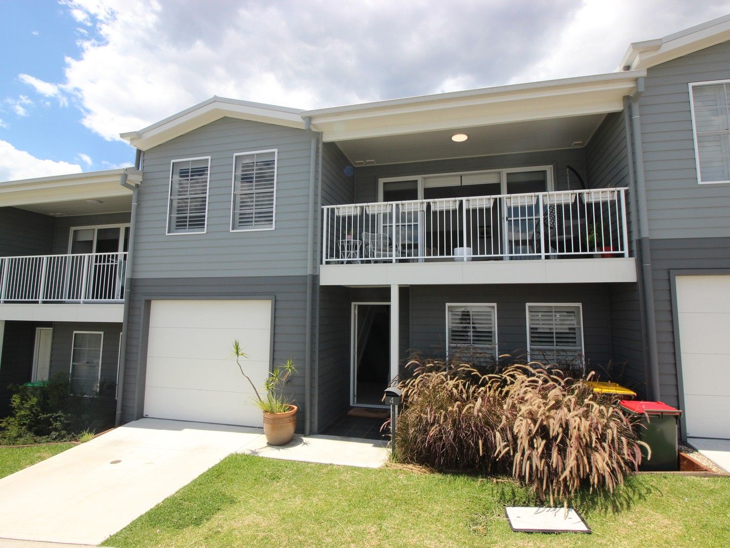 3 bedrooms Townhouse in 4 Lapwing Street ELERMORE VALE NSW, 2287