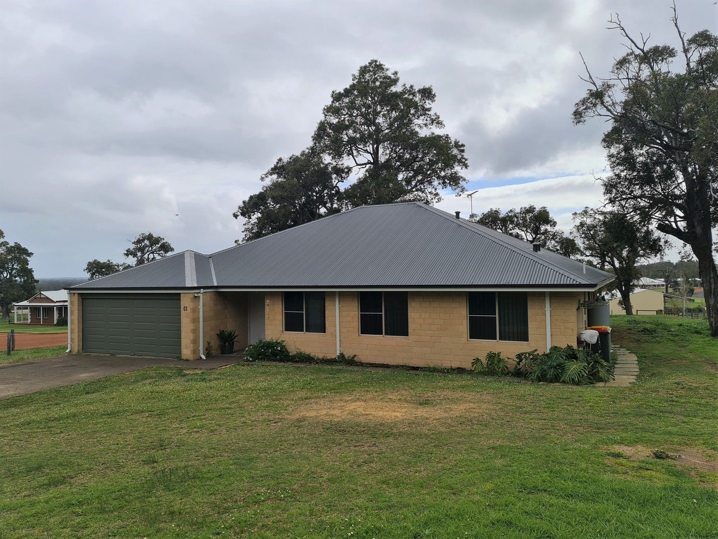 4 bedrooms House in 61 Waterloo Road ROELANDS WA, 6226