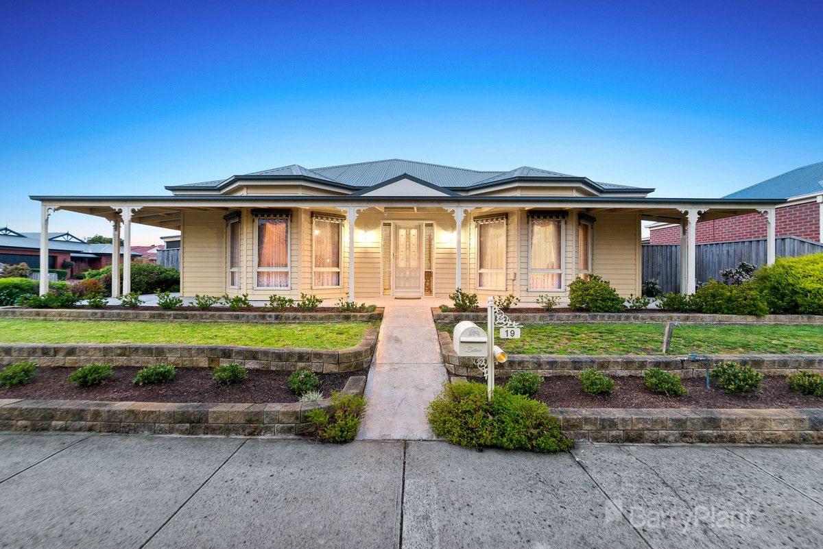 19 Heritage Boulevard, Pakenham Property History & Address Research