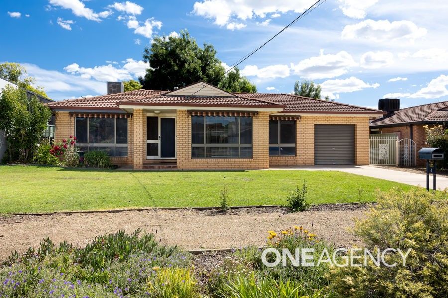 4 GARDENIA AVENUE, Lake Albert NSW 2650, Image 0