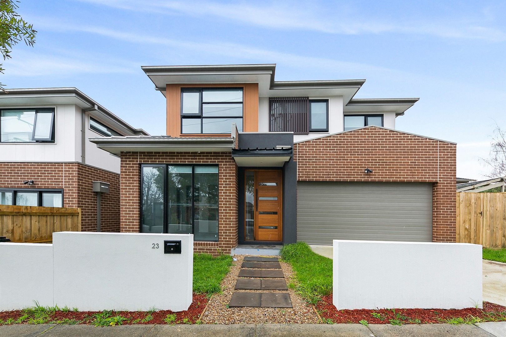 4 bedrooms Townhouse in 23 Ophir Road MOUNT WAVERLEY VIC, 3149