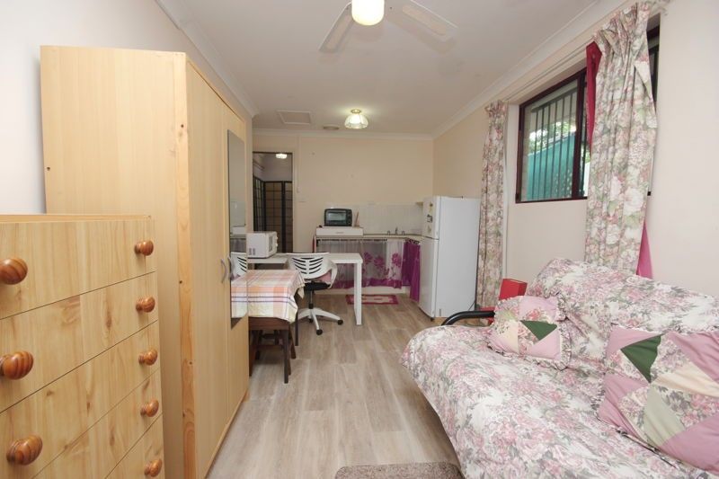 1 bedrooms Studio in 10B Searle Cl BOAMBEE EAST NSW, 2452