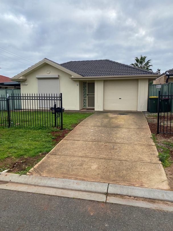 3 bedrooms House in 9 McPherson Grove DAVOREN PARK SA, 5113