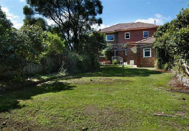 2 Clanville Road, Roseville NSW 2069