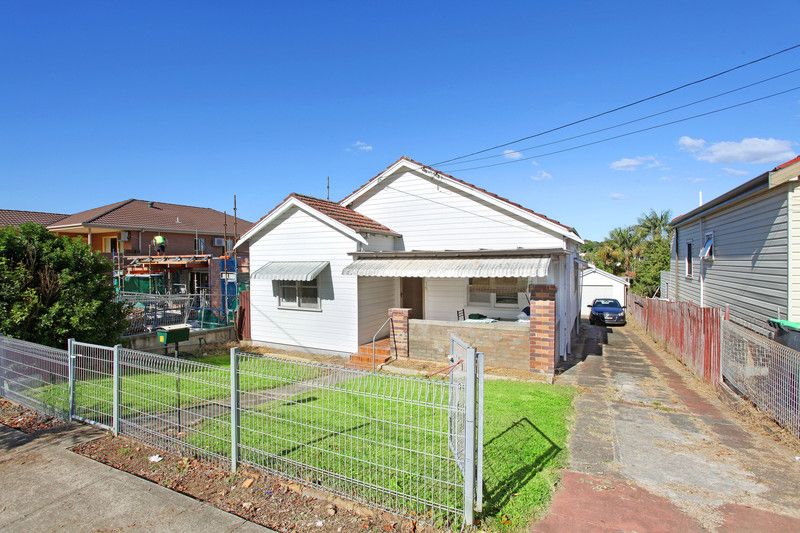 13 Kimberley Road, Hurstville NSW 2220, Image 2