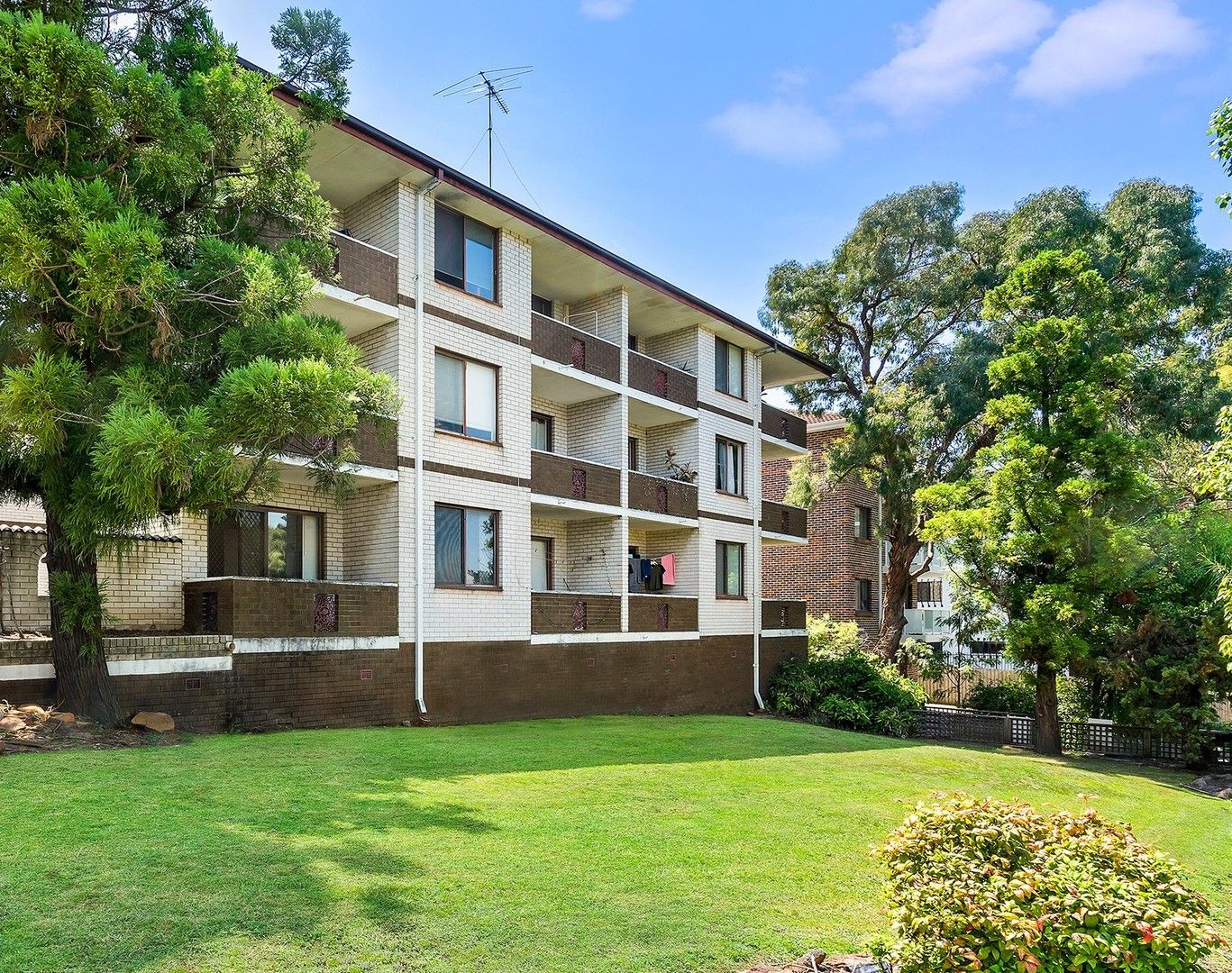 2 bedrooms Apartment / Unit / Flat in 3/2-4 King Street PARRAMATTA NSW, 2150
